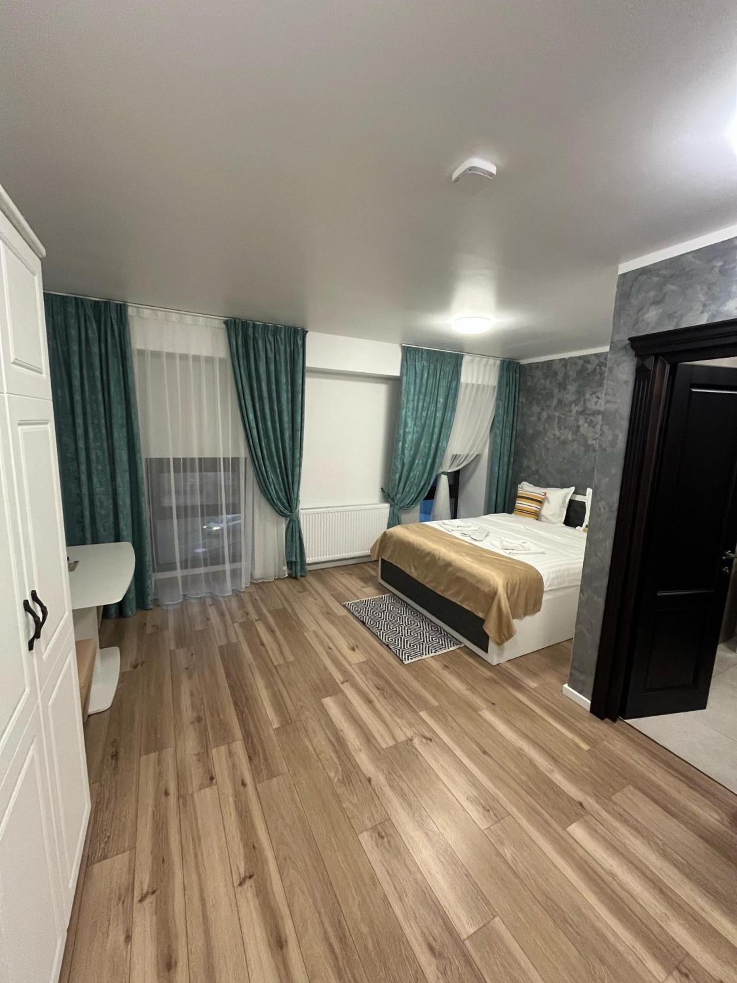 Grey Boutique Hotel Palas ยาช ภายนอก รูปภาพ