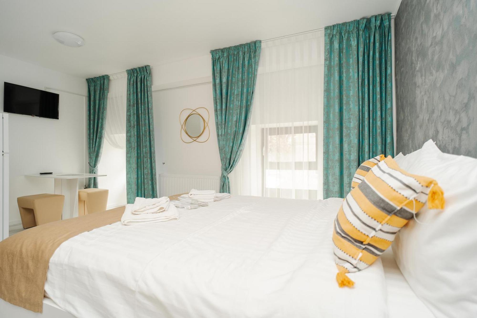 Grey Boutique Hotel Palas ยาช ภายนอก รูปภาพ
